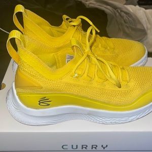 Under armor curry 8